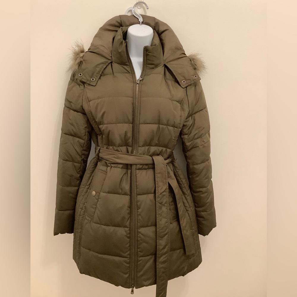 Old Navy olive faux fur hooded puffer❤️❤️❤️❤️